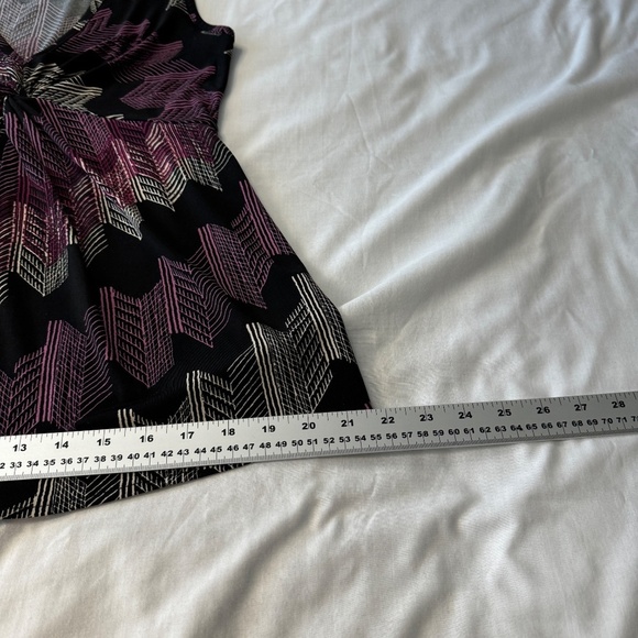 Banana Republic Factory Women's Sleeveless V-Neck Knot Blouse Multicolor Small - Picture 9 of 10